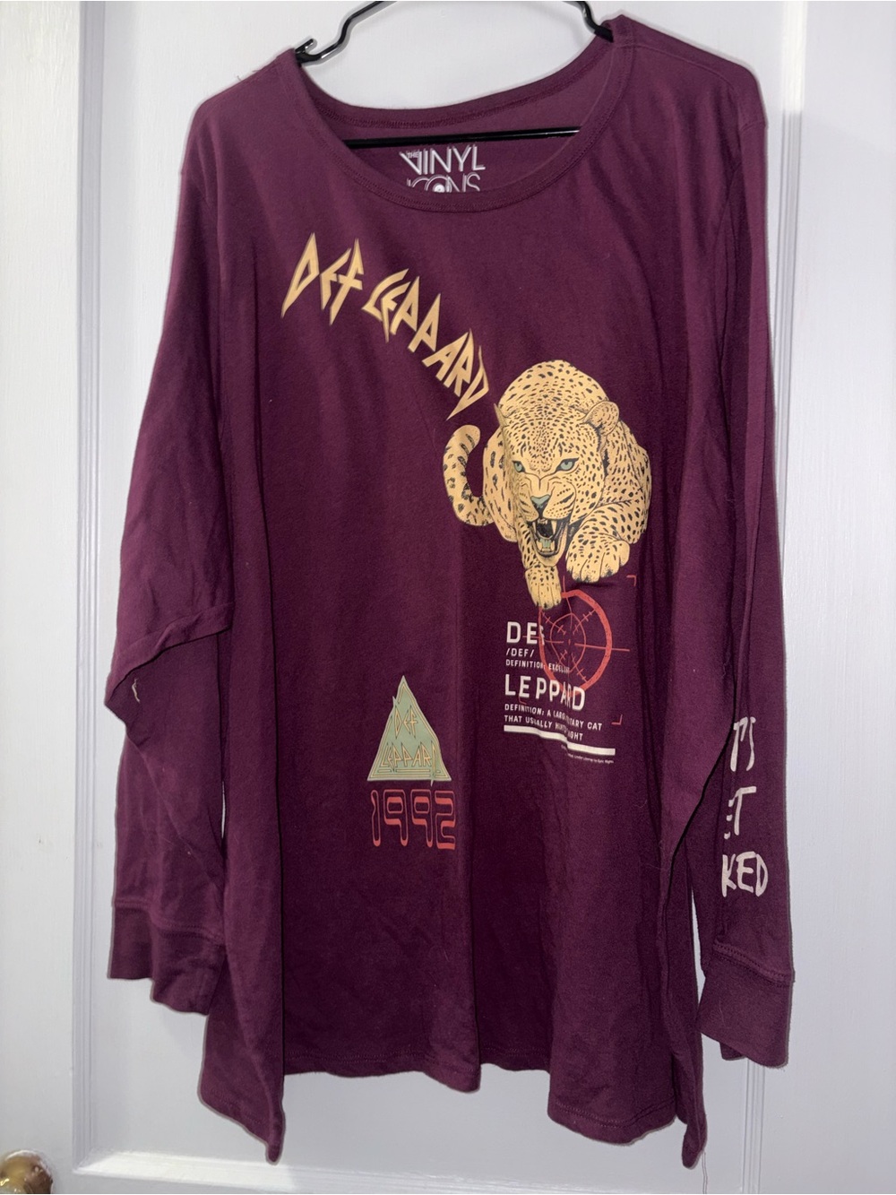 Women’s Def Leppard Graphic Long-Sleeve Tee